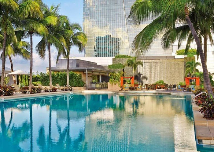 Miami Four Seasons Hotel Pool